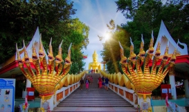 Chùa Wat Phra Yai – Di Sản Văn Hóa Thế Giới