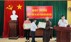 Nhận bằng khen của trung ương hội khuyến học Việt Nam