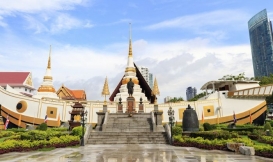 Thăm quan chùa Wat Yannawa: Chùa Thuyền (Chùa Xá Lợi) – Ngôi chùa hình thuyền linh thiêng ở Thái Lan