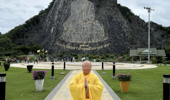 Độc đáo núi Phật vàng - Khau Chee Chan