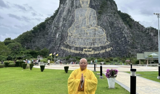 Độc đáo núi Phật vàng - Khau Chee Chan